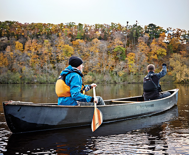 Two canoers using paddles from Bending Branches.
