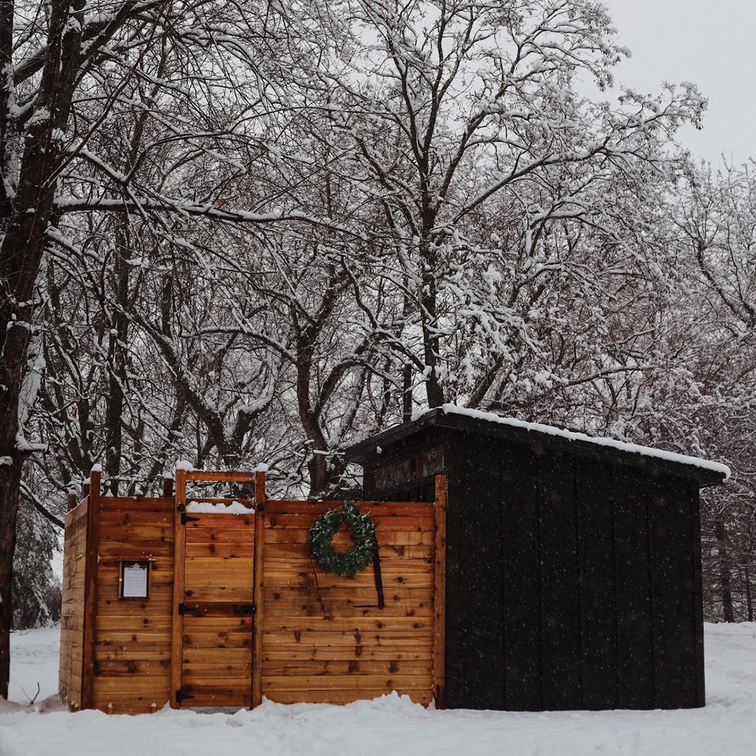 The outdoor bath and shower area is a sight to behold in the winter. Photo: Hit the Road Jacki