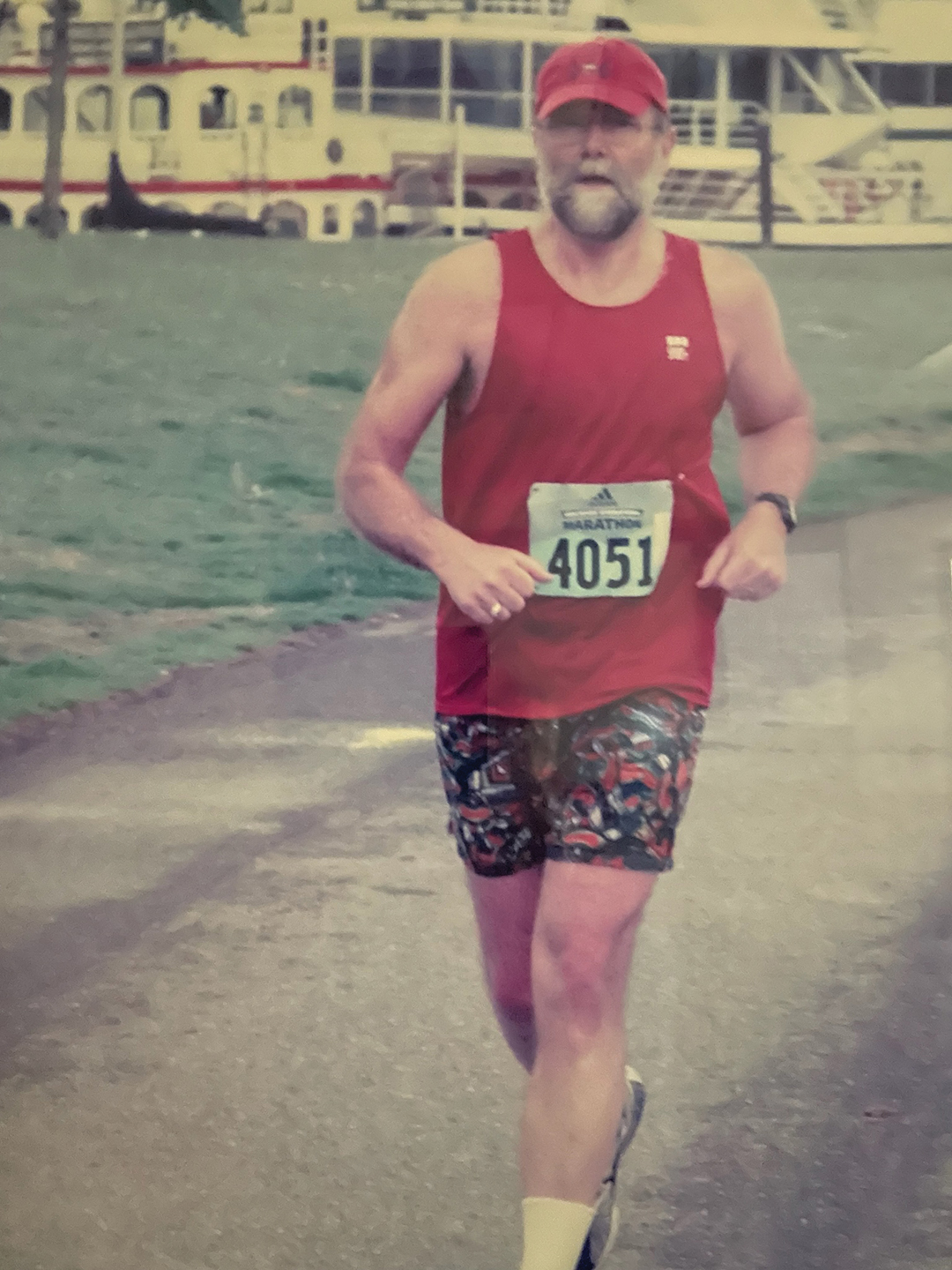 Steve Schroeder running the 1992 Vancouver Marathon.