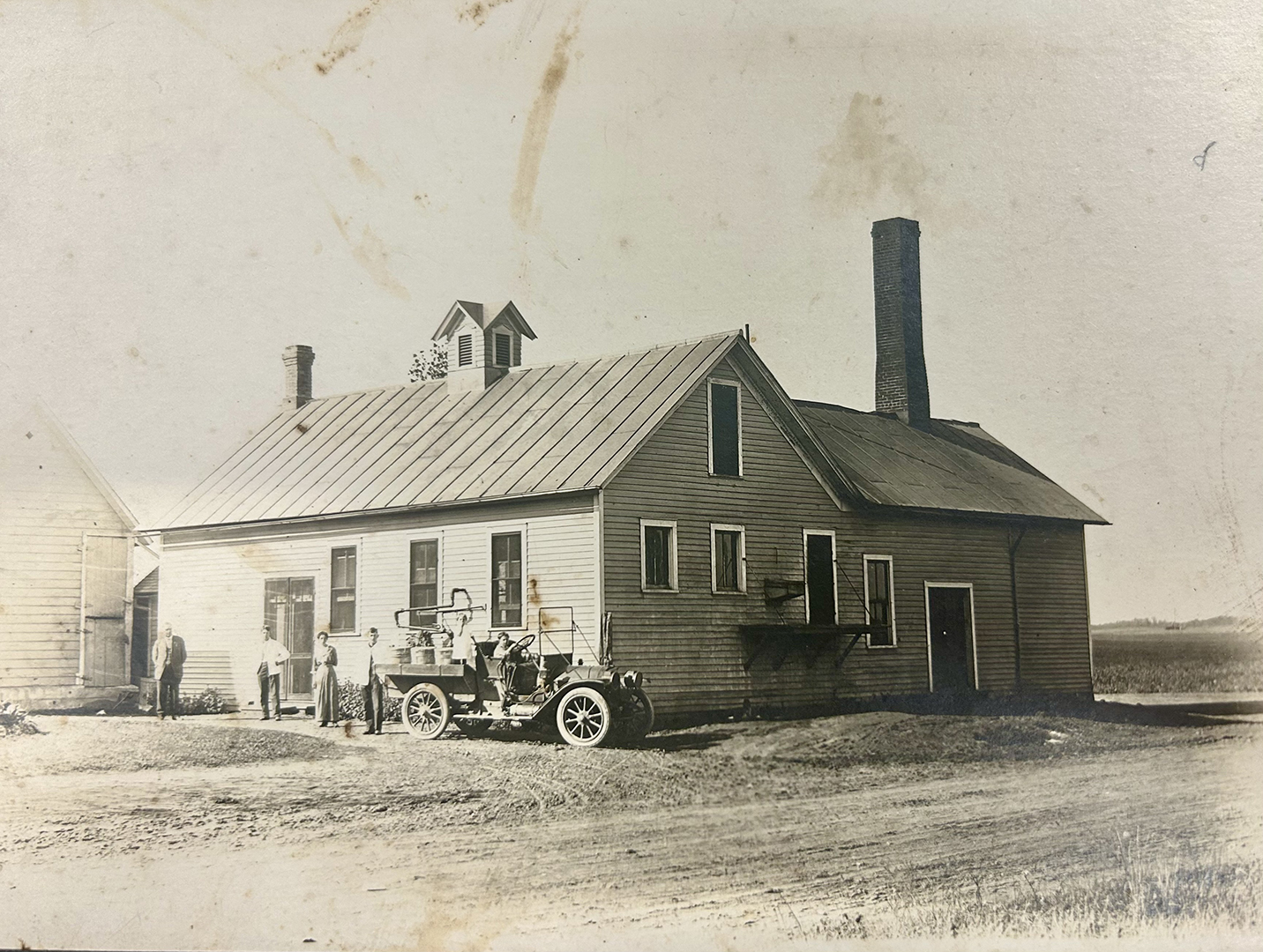 Antique photograph of a farm in Lake Elmo