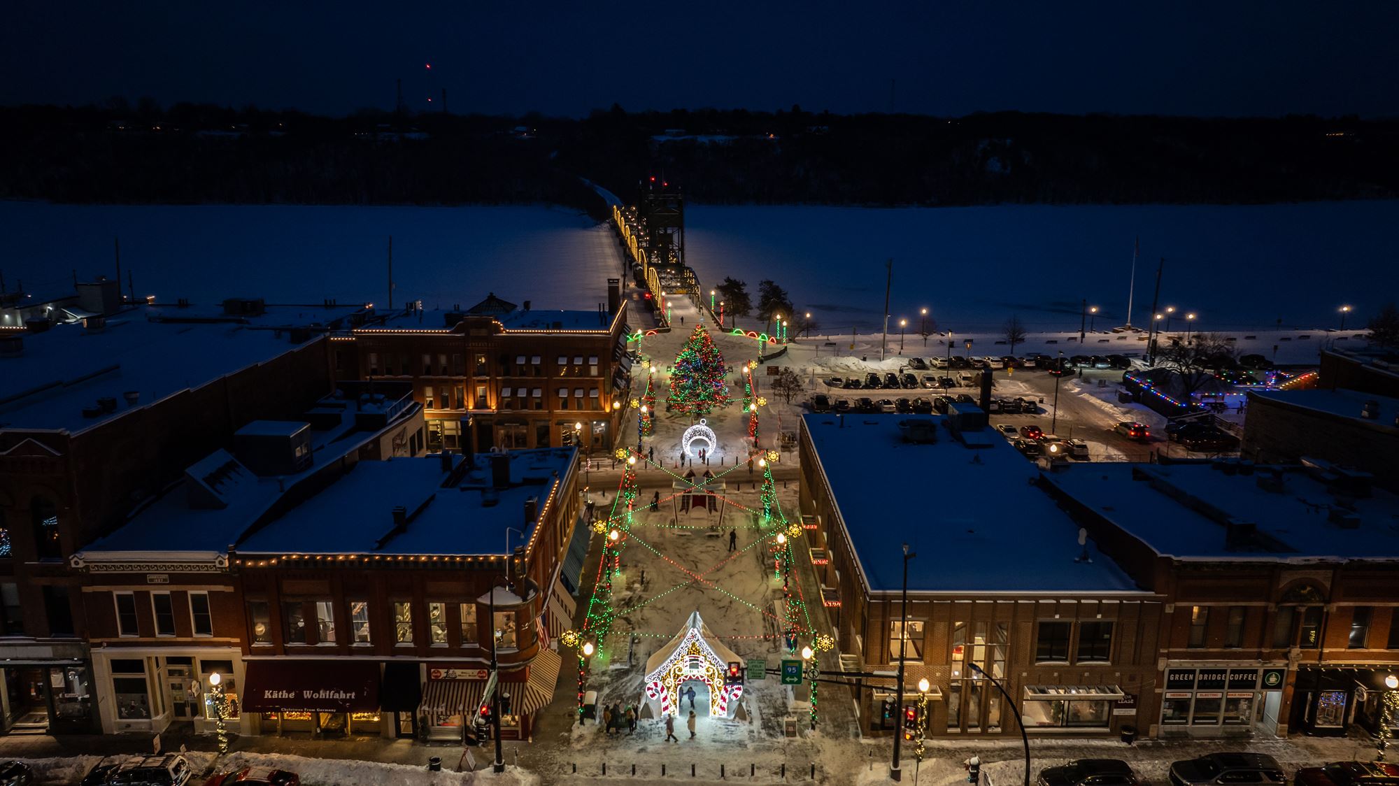 Chestnut Plaza Downtown Stillwater